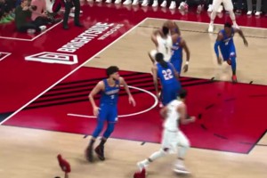 还挺会跳~杰伦-布朗在洛杉矶除了轰50分还做了什么？