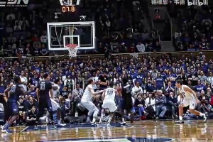 这些球员还能打NBA都是医学奇迹！小波特每场都戴着治疗中风支架~