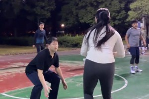 😍这样的超远三分你防得住吗？