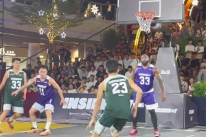 笑死！民间野球赛这球走步了吧？连队友33号都看不下去了🤣