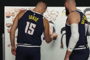 太搞了🤣约基奇配合瓦兰给自己贴上不同队友的五官~